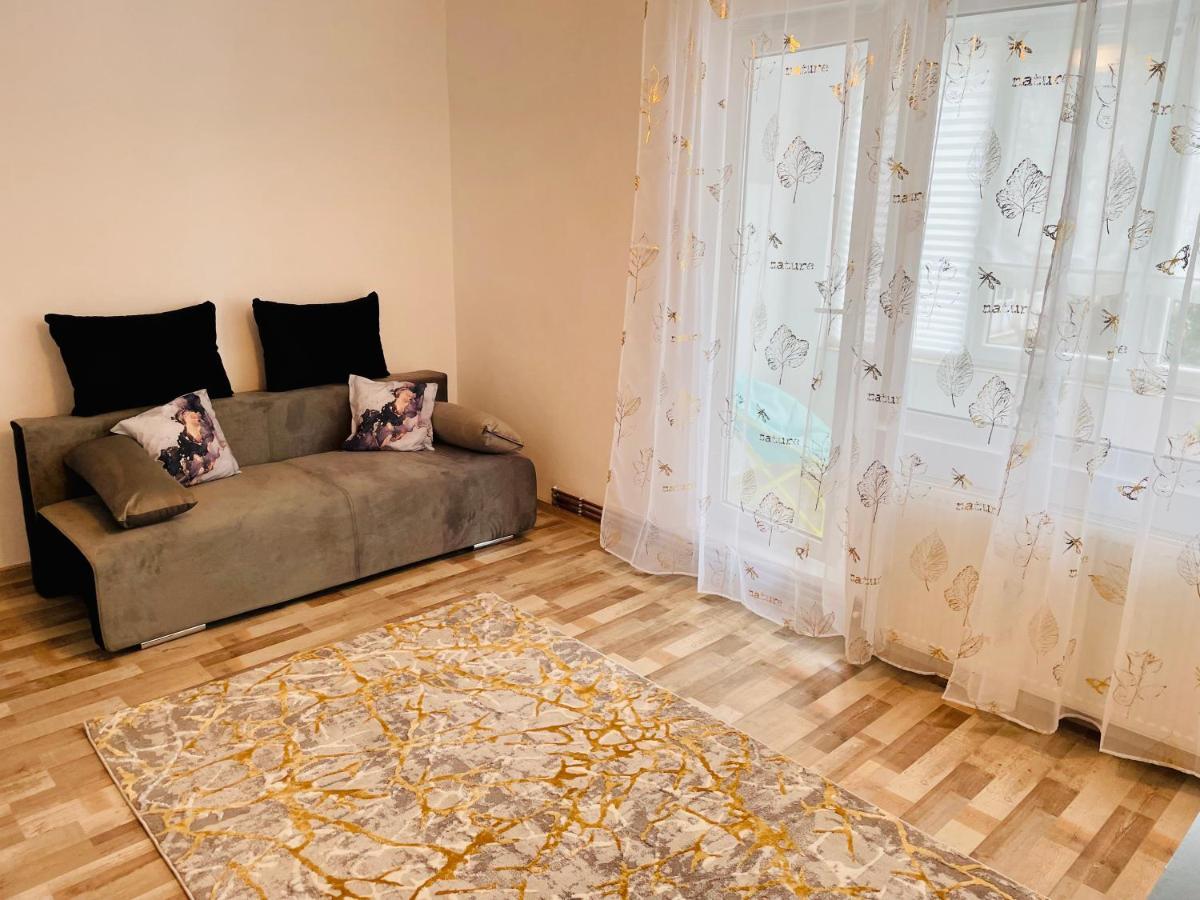 Titan Parc Home Bukares Bagian luar foto